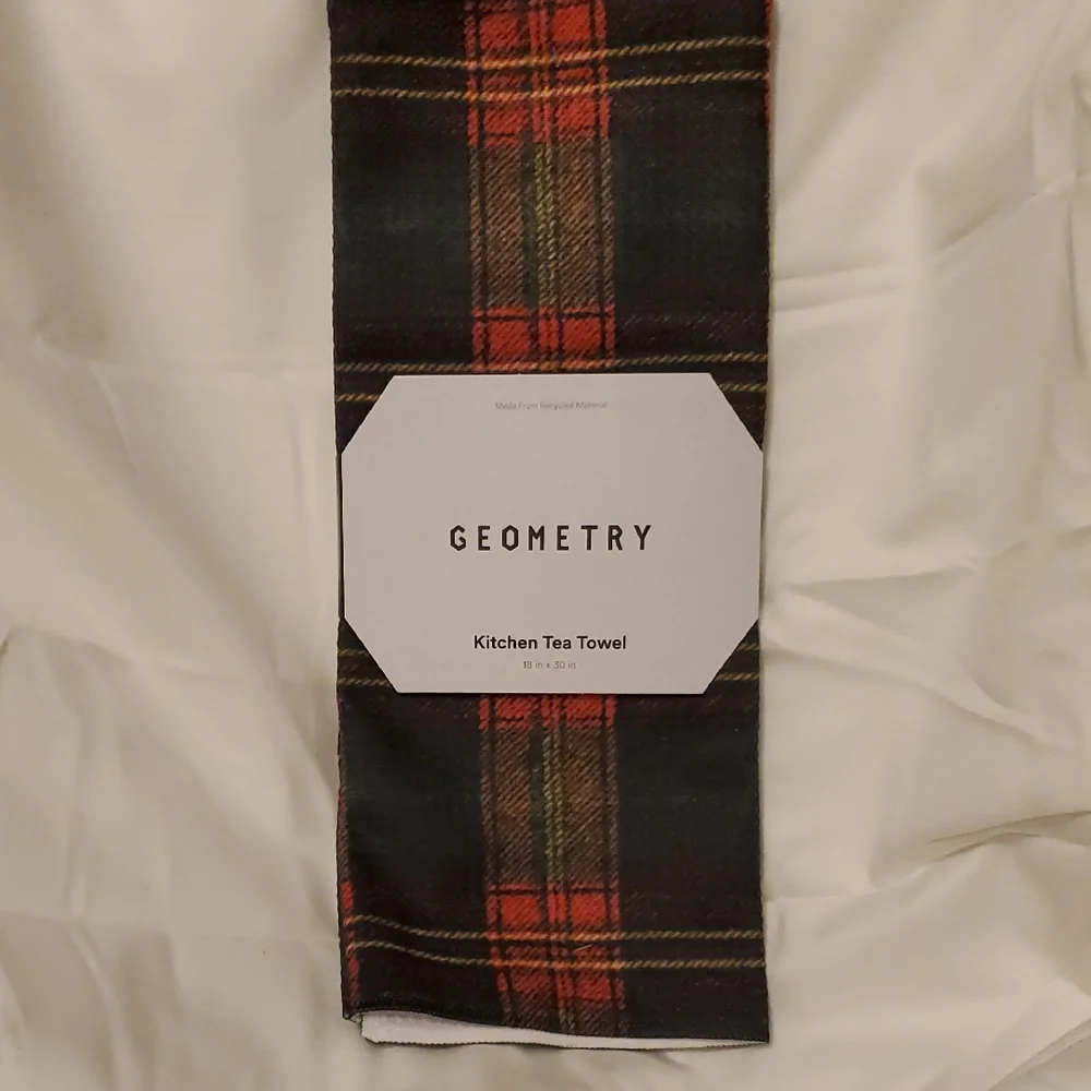 NWT Geometry Kitchen Tea Towel - Plaid Design - 18 in X 30 in